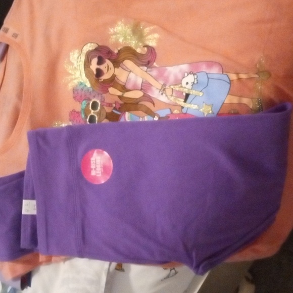 Clothes and accessories and shoes - Picture 3 of 3